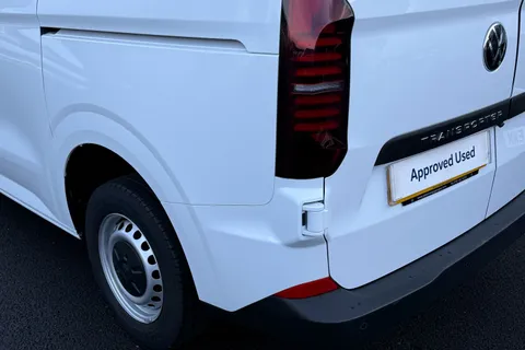 MF25HRM Volkswagen Transporter 2.0 TDI 150 Commerce Plus Van Thumbnail #16