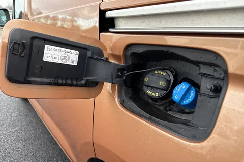 BF22AVM Volkswagen Caddy 2.0 TDI 102PS Commerce Pro Van Thumbnail #25