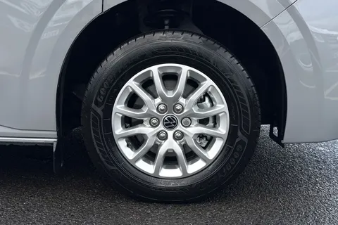 BT75DFD Volkswagen Transporter 2.0 TDI 150 Commerce Pro Van Auto-Tailgate Thumbnail #24