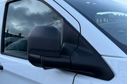 MF25HRM Volkswagen Transporter 2.0 TDI 150 Commerce Plus Van Thumbnail #25