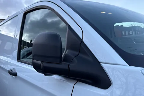 MF25JHY Volkswagen Transporter 2.0 TDI 150 Commerce Plus Van Thumbnail #24