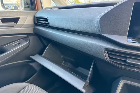 BF22AVM Volkswagen Caddy 2.0 TDI 102PS Commerce Pro Van Thumbnail #32