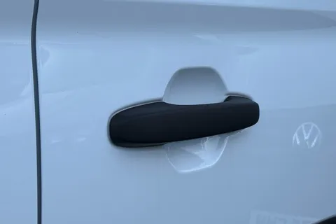 MF25JHY Volkswagen Transporter 2.0 TDI 150 Commerce Plus Van Thumbnail #27