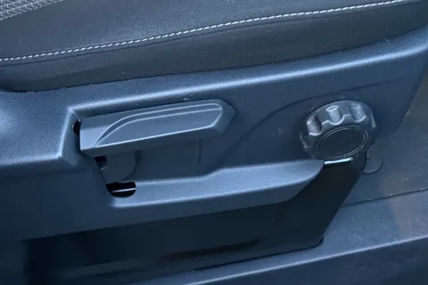 MF25HRM Volkswagen Transporter 2.0 TDI 150 Commerce Plus Van Thumbnail #33