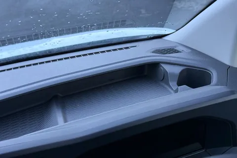 MF25HRM Volkswagen Transporter 2.0 TDI 150 Commerce Plus Van Thumbnail #35