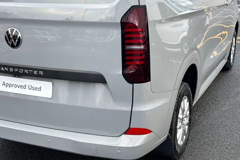 BT75DFD Volkswagen Transporter 2.0 TDI 150 Commerce Pro Van Auto-Tailgate Thumbnail #37