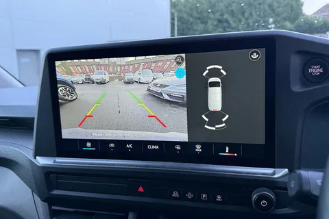 MF25HRM Volkswagen Transporter 2.0 TDI 150 Commerce Plus Van Thumbnail #37