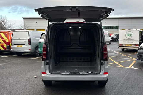 BT75DFD Volkswagen Transporter 2.0 TDI 150 Commerce Pro Van Auto-Tailgate Thumbnail #39