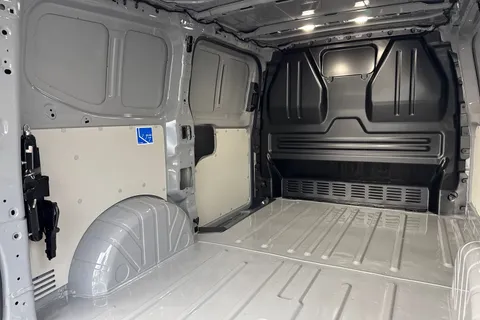 BT75DFD Volkswagen Transporter 2.0 TDI 150 Commerce Pro Van Auto-Tailgate Thumbnail #40