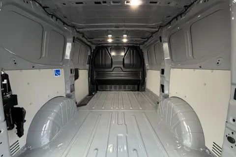 BT75DFD Volkswagen Transporter 2.0 TDI 150 Commerce Pro Van Auto-Tailgate Thumbnail #41