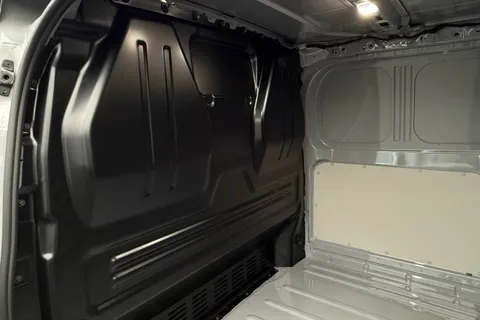 BT75DFD Volkswagen Transporter 2.0 TDI 150 Commerce Pro Van Auto-Tailgate Thumbnail #46