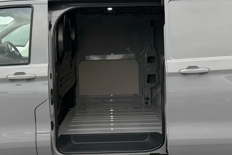 BT75DFD Volkswagen Transporter 2.0 TDI 150 Commerce Pro Van Auto-Tailgate Thumbnail #49