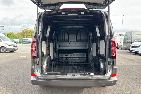 DE75KVK Volkswagen Transporter 2.0 TDI 110 Commerce Pro Van Thumbnail #6