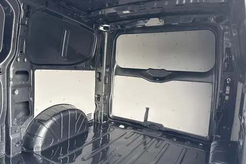 DE75KVK Volkswagen Transporter 2.0 TDI 110 Commerce Pro Van Thumbnail #18