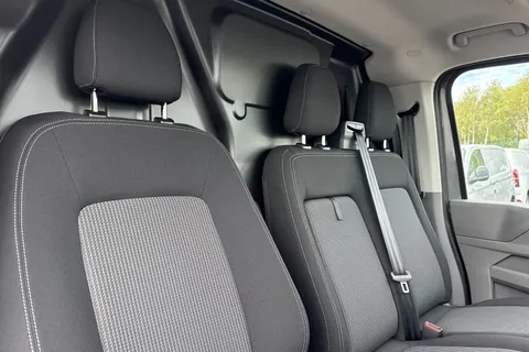 DE75KVK Volkswagen Transporter 2.0 TDI 110 Commerce Pro Van Thumbnail #23