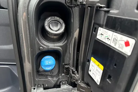 DE75KVK Volkswagen Transporter 2.0 TDI 110 Commerce Pro Van Thumbnail #26