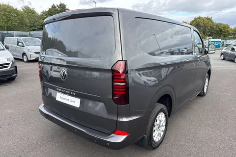 DE75KVK Volkswagen Transporter 2.0 TDI 110 Commerce Pro Van Thumbnail #29