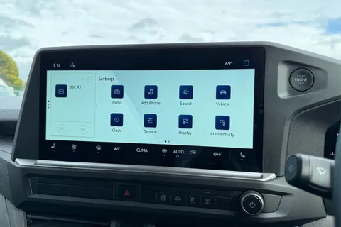 DE75KVK Volkswagen Transporter 2.0 TDI 110 Commerce Pro Van Thumbnail #46