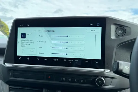 DE75KVK Volkswagen Transporter 2.0 TDI 110 Commerce Pro Van Thumbnail #52