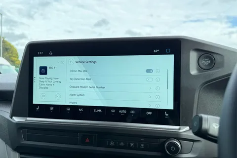 DE75KVK Volkswagen Transporter 2.0 TDI 110 Commerce Pro Van Thumbnail #53