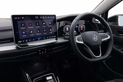 DC25UUB Volkswagen Golf 1.5 TSI 204 Style eHybrid 5dr DSG ⭐18' Catania alloy wheels, Winter package Thumbnail #2