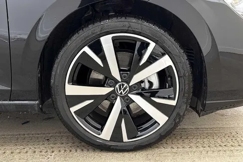 DC25UUB Volkswagen Golf 1.5 TSI 204 Style eHybrid 5dr DSG ⭐18' Catania alloy wheels, Winter package Thumbnail #6