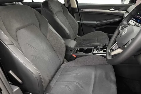 DC25UUB Volkswagen Golf 1.5 TSI 204 Style eHybrid 5dr DSG ⭐18' Catania alloy wheels, Winter package Thumbnail #11