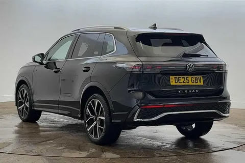 DE25GBV Volkswagen Tiguan 2.0 TDI R-Line 5dr DSG ⭐Towbar, IQ lights, Info and driver  package ⭐ Thumbnail #3