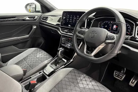 KO74HDU Volkswagen T-Roc 1.5 TSI R-Line 5dr DSG⭐ Sunroof, Rear-view camera, 18' 'Nevada' Black Alloy Thumbnail #7