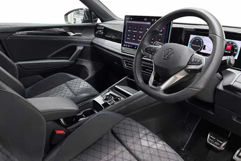 DE25GBV Volkswagen Tiguan 2.0 TDI R-Line 5dr DSG ⭐Towbar, IQ lights, Info and driver  package ⭐ Thumbnail #7