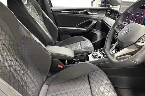 DE25GBV Volkswagen Tiguan 2.0 TDI R-Line 5dr DSG ⭐Towbar, IQ lights, Info and driver  package ⭐ Thumbnail #11