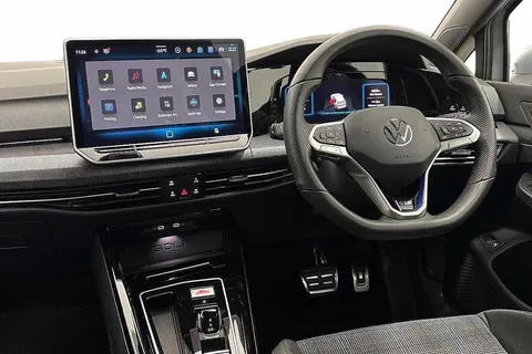 DF25RWE Volkswagen Golf 1.5 TSI 272 GTE eHybrid 5dr DSG **PAN ROOF + HEADS UP DISPLAY** Thumbnail #2