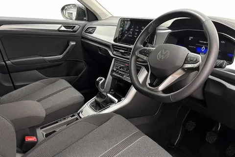 GF25OJN Volkswagen T-Roc 1.5 TSI Match 5dr Thumbnail #6