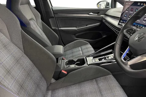 DF25RWE Volkswagen Golf 1.5 TSI 272 GTE eHybrid 5dr DSG **PAN ROOF + HEADS UP DISPLAY** Thumbnail #10