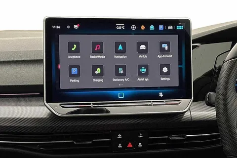 DF25RWE Volkswagen Golf 1.5 TSI 272 GTE eHybrid 5dr DSG **PAN ROOF + HEADS UP DISPLAY** Thumbnail #12