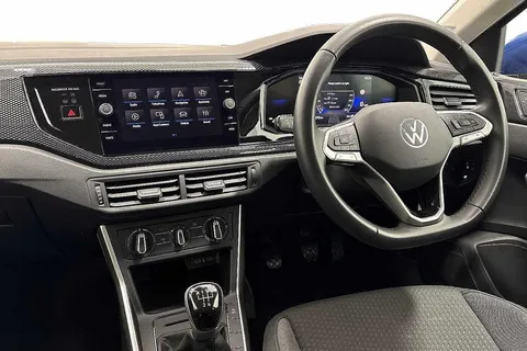 GD24OAM Volkswagen Polo 1.0 Life 5dr Thumbnail #2