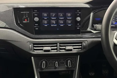 GD24OAM Volkswagen Polo 1.0 Life 5dr Thumbnail #12