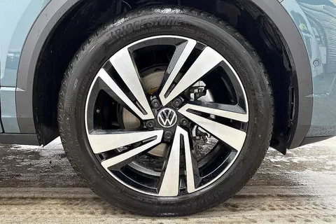 DE25VPU Volkswagen T-Roc 1.5 TSI R-Line 5dr DSG **18' NEVADA ALLOYS + REV CAM** Thumbnail #5