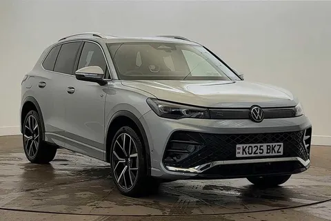 KO25BKZ Volkswagen Tiguan 1.5 TSI 272 eHybrid R-Line 5dr DSG **PAN ROOF + INFO PACK + DRIVER ASSIST** Thumbnail #1