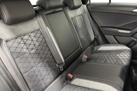 KP25XGZ Volkswagen T-Roc 1.5 TSI R-Line 5dr DSG **PAN ROOF + 18' NEVADA ALLOYS + REV CAM** Thumbnail #9