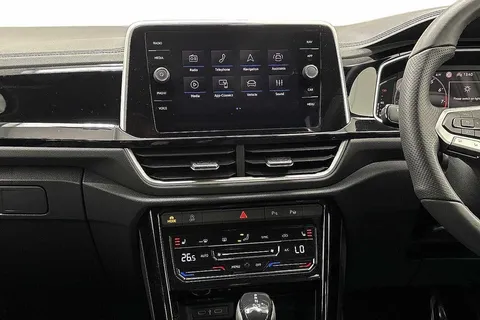 KP25XGZ Volkswagen T-Roc 1.5 TSI R-Line 5dr DSG **PAN ROOF + 18' NEVADA ALLOYS + REV CAM** Thumbnail #12