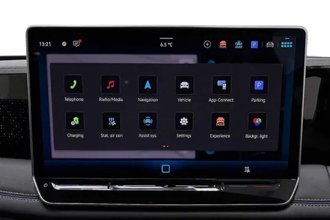 KO25BKZ Volkswagen Tiguan 1.5 TSI 272 eHybrid R-Line 5dr DSG **PAN ROOF + INFO PACK + DRIVER ASSIST** Thumbnail #12