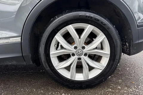 7 of 49 for Volkswagen Tiguan 2.0 TDI SE 4Motion Euro 6 (s/s) 5dr