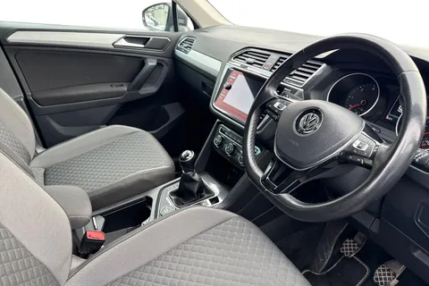 8 of 49 for Volkswagen Tiguan 2.0 TDI SE 4Motion Euro 6 (s/s) 5dr