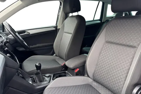 11 of 49 for Volkswagen Tiguan 2.0 TDI SE 4Motion Euro 6 (s/s) 5dr