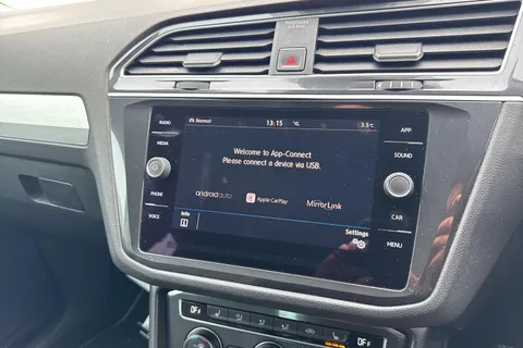 12 of 49 for Volkswagen Tiguan 2.0 TDI SE 4Motion Euro 6 (s/s) 5dr