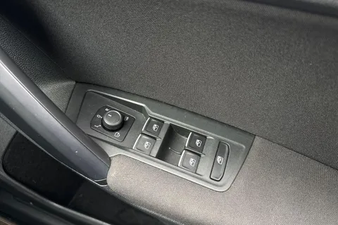 18 of 49 for Volkswagen Tiguan 2.0 TDI SE 4Motion Euro 6 (s/s) 5dr