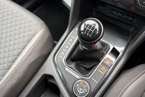 20 of 49 for Volkswagen Tiguan 2.0 TDI SE 4Motion Euro 6 (s/s) 5dr