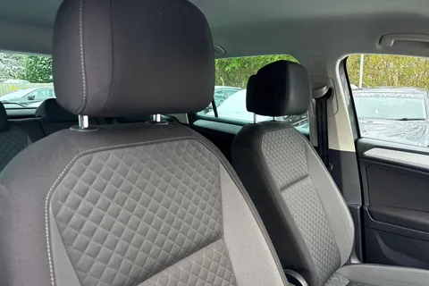 21 of 49 for Volkswagen Tiguan 2.0 TDI SE 4Motion Euro 6 (s/s) 5dr