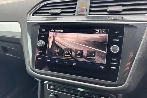 31 of 49 for Volkswagen Tiguan 2.0 TDI SE 4Motion Euro 6 (s/s) 5dr